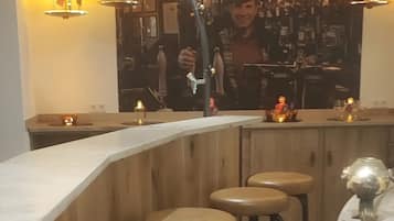 Bar (in der Unterkunft)