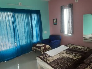 4 bedrooms, iron/ironing board, WiFi, bed sheets - Sripriya's Spacious 5BHK Apartment Welcomes You to Explore Best of Bhubaneswar (Bhubaneswar)