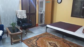 4 dormitoris, planxa i posts de planxar, wifi i roba de llit