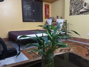 4 bedrooms, iron/ironing board, WiFi, bed sheets - Sripriya's Spacious 5BHK Apartment Welcomes You to Explore Best of Bhubaneswar (Bhubaneswar)