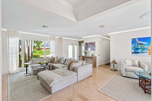 Téléviseur, bureau