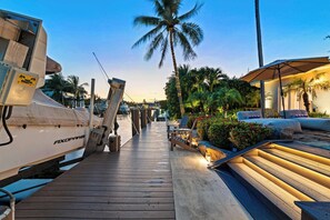 Property grounds - Waters Edge Luxury - Walk or bike to the Beach (Pompano Beach)