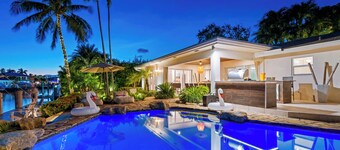 Waters Edge Luxury - Walk or bike to the Beach