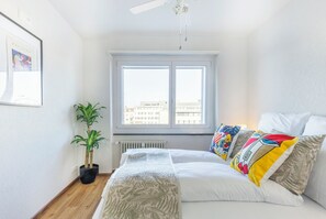 2 bedrooms, iron/ironing board, free WiFi, bed sheets - Special *PiCCO PiCASSO* Apartment (Basel)