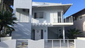 Bagian depan properti