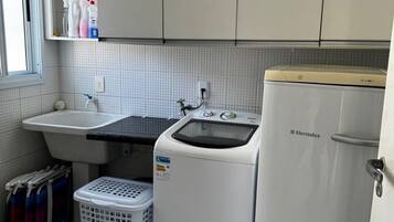 Casa de Praia Brisa do Oceano com Piscina Privativa - São Francisco do Sul | Lavanderia