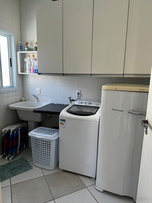 Deluxe-talo, pääsy uima-altaalle, rantanäköala | Pesulapalvelu