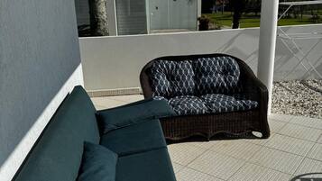 Rumah Deluks, akses ke kolam renang, pemandangan pantai | Area keluarga | Smart TV 60-inci dengan saluran TV digital dan Netflix