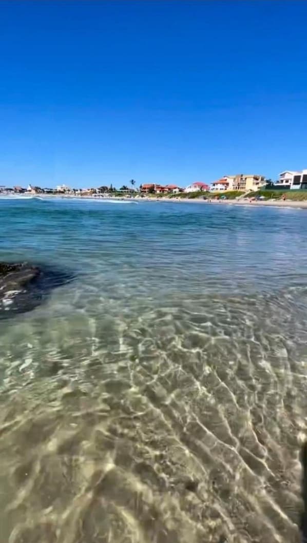 Casa Deluxe, acceso a la piscina, vistas a la playa | Playa | Ubicación cercana a la playa y arena blanca