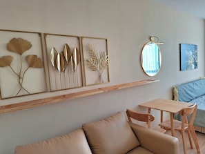 Studio, Multiple Bedrooms, Accessible, City View | Living room