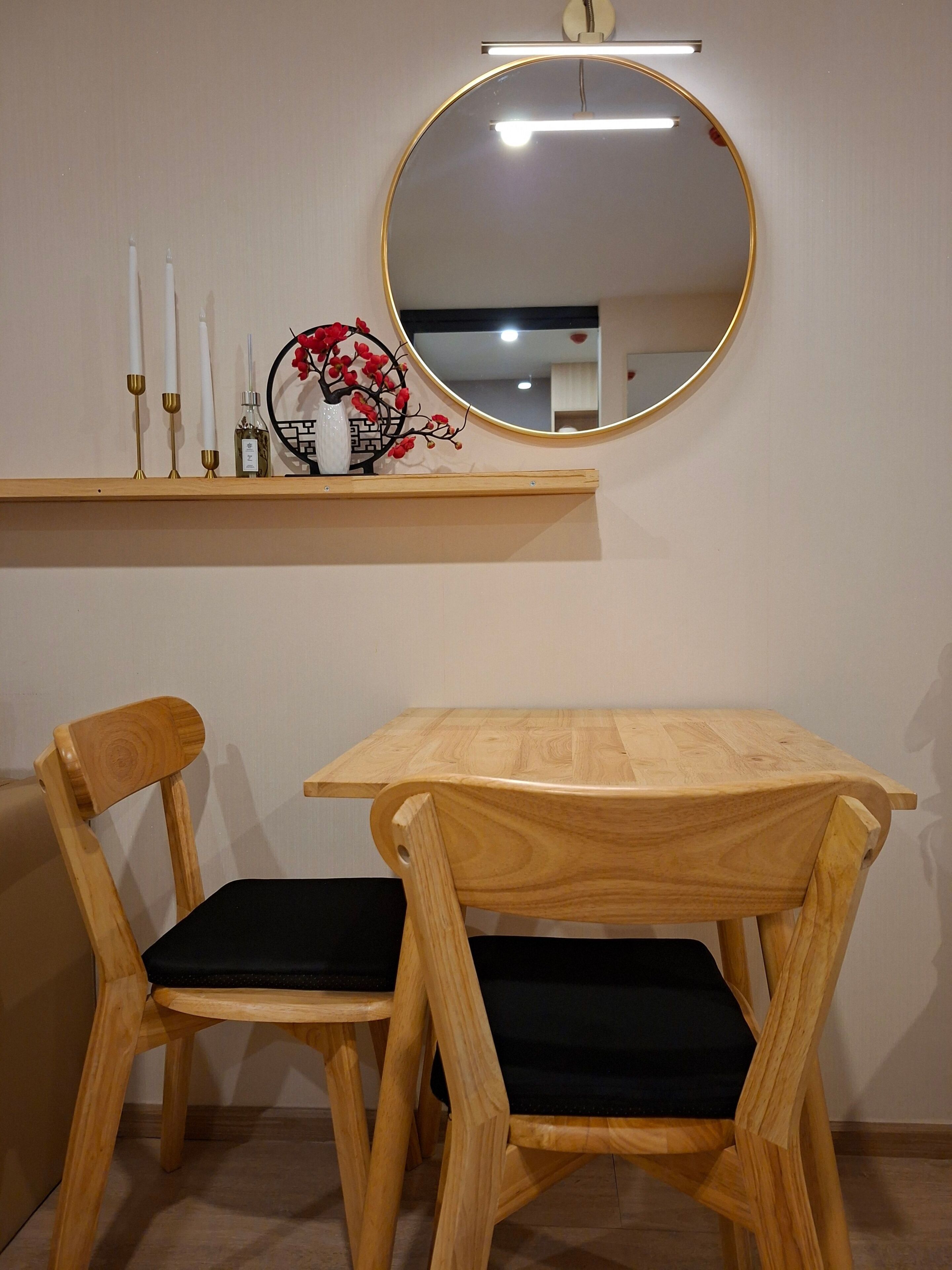 Studio, Multiple Bedrooms, Accessible, City View | Dining room