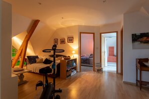 2 chambres, fer et planche à repasser, Wi-Fi, draps fournis