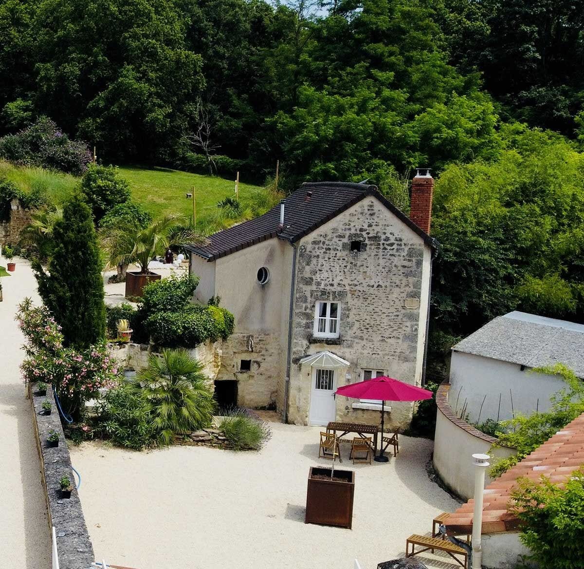 Classic-mökki, patio, näköala puutarhaan | Ilmainen Wi-Fi