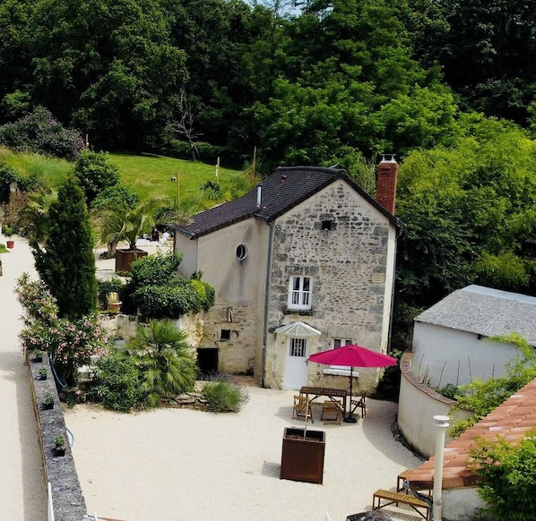 Classic Cottage, Patio, Garden View | Premium bedding, travel crib, free WiFi, bed sheets - Le Gîte 24 (Beaumont Saint-Cyr)