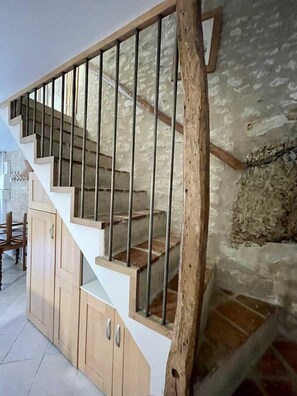 Classic Cottage, Patio, Garden View | Living area | TV - Le Gîte 24 (Beaumont Saint-Cyr)