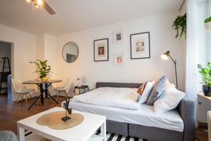 2 bedrooms, iron/ironing board, free WiFi, bed sheets