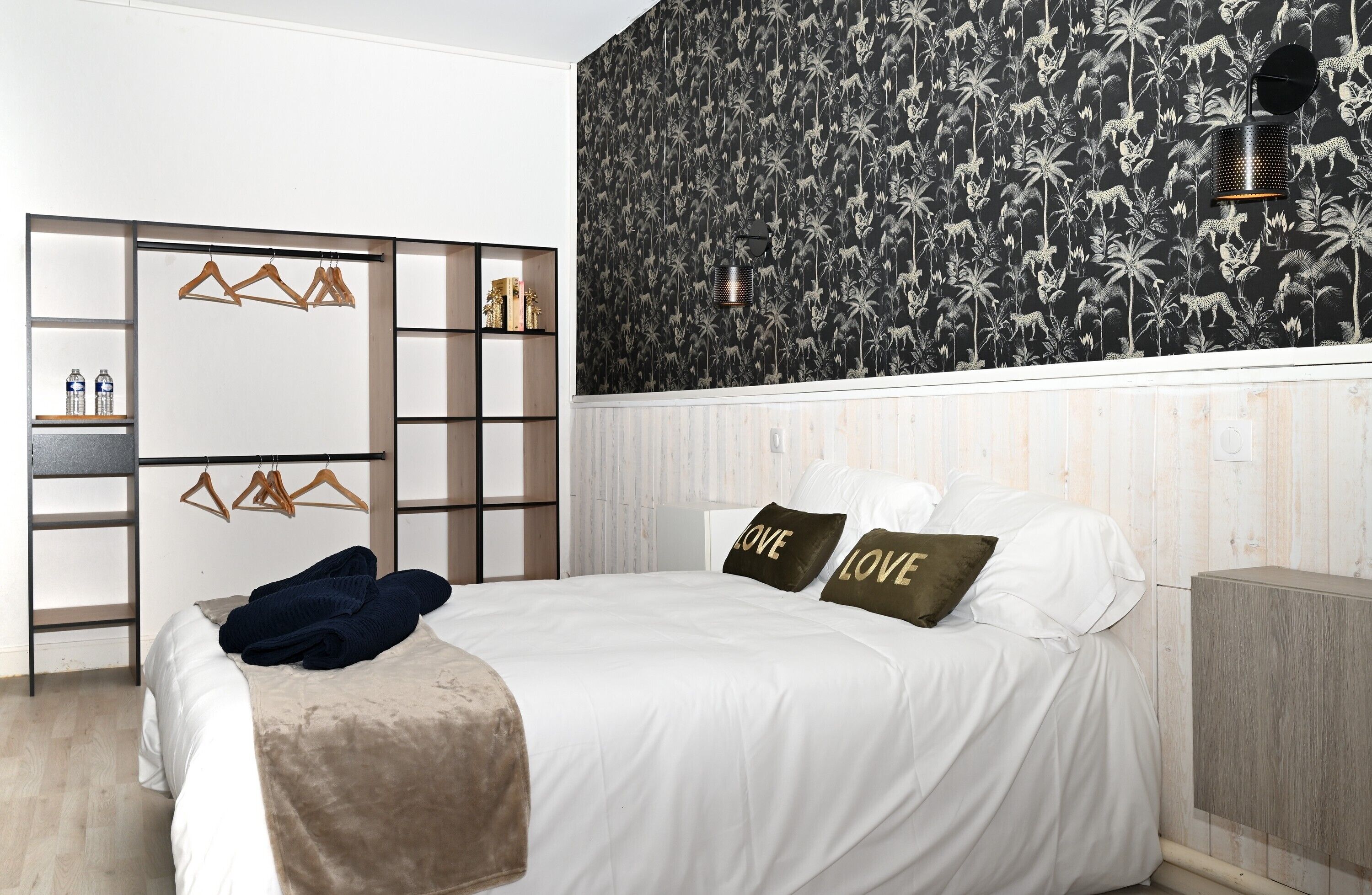 1 bedroom, WiFi, bed sheets