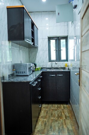 Family Apartment, Balcony | Meja, ruang kerja komputer riba, kalis bunyi, Wi-fi percuma