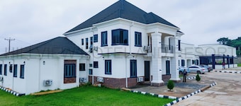 Hillview Hotel and Resort 