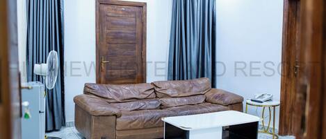 Bureau, espace de travail pour ordinateur portable