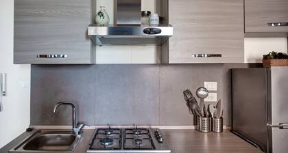 GuestHost - Charming 60 sqm studio apartment, accommodating up to 3 guests, located on the first floor of a historic building without an elevator.The property is located in the heart of Perugia, in Piazza della Repubblica (Corso Vannucci), in an area sur