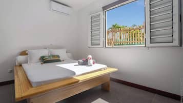 Fer et planche Ă repasser, lit parapluie, Wi-Fi gratuit, draps fournis