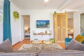 Iron/ironing board, travel cot, WiFi, bed sheets