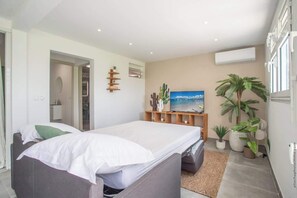 Bügeleisen/Bügelbrett, WLAN, Bettwäsche