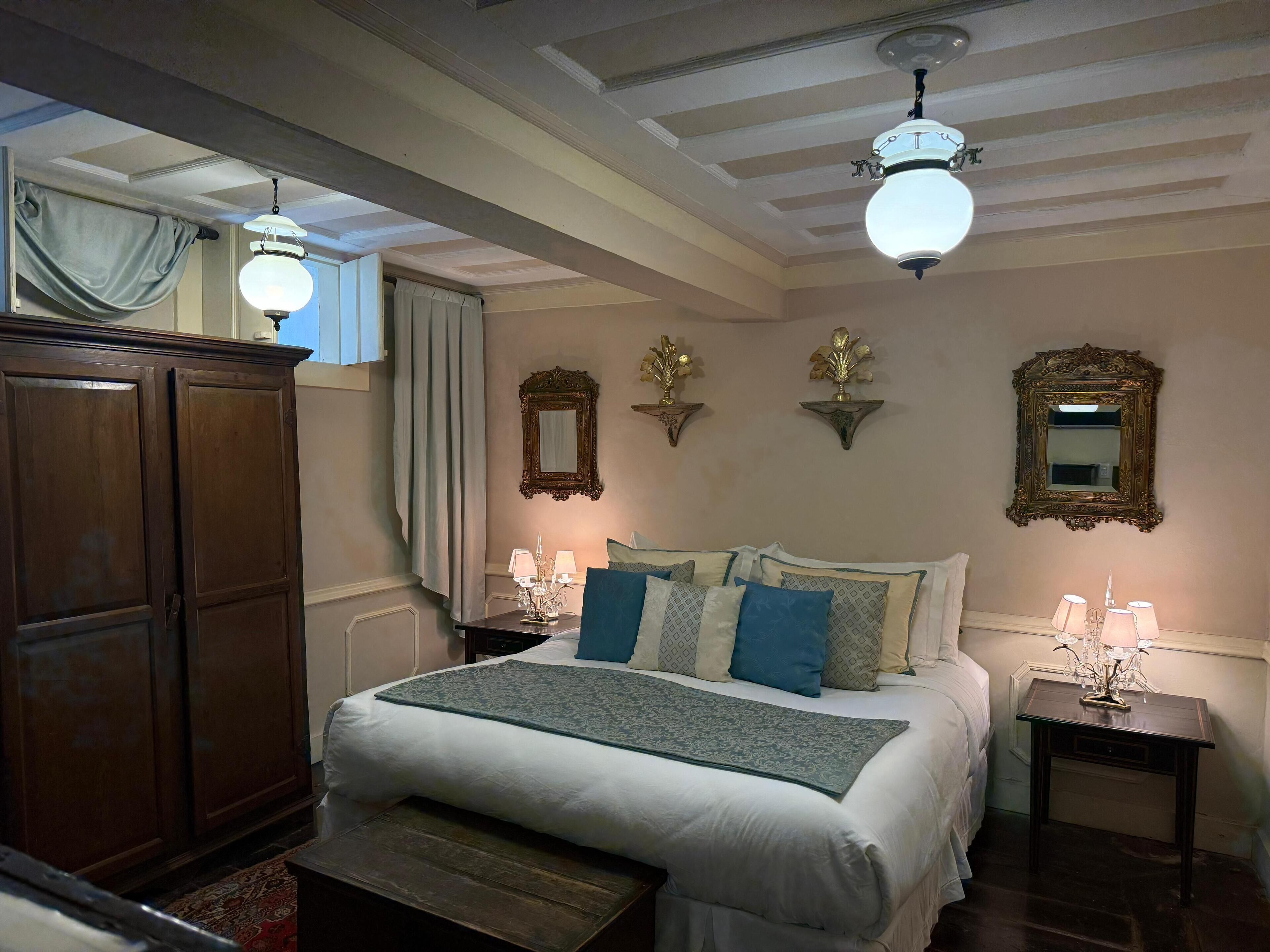 Colonial Suite-CO2 | Free WiFi