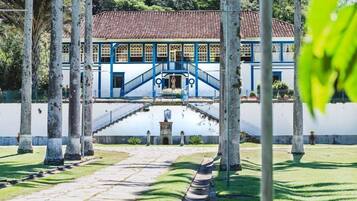 Fachada da propriedade