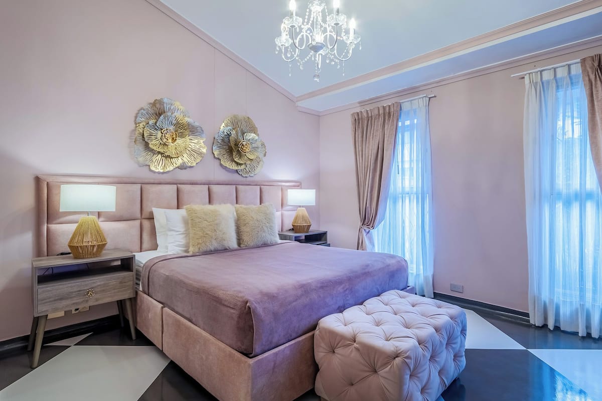 Design Apartment, City View | In-room safe, iron/ironing board, free WiFi