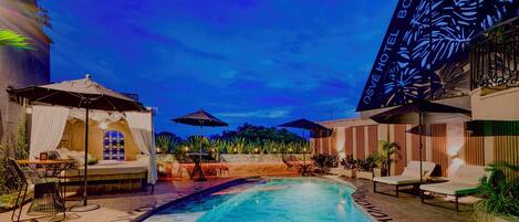 Premium Suite, Pool View, GOTICA RED | View from room