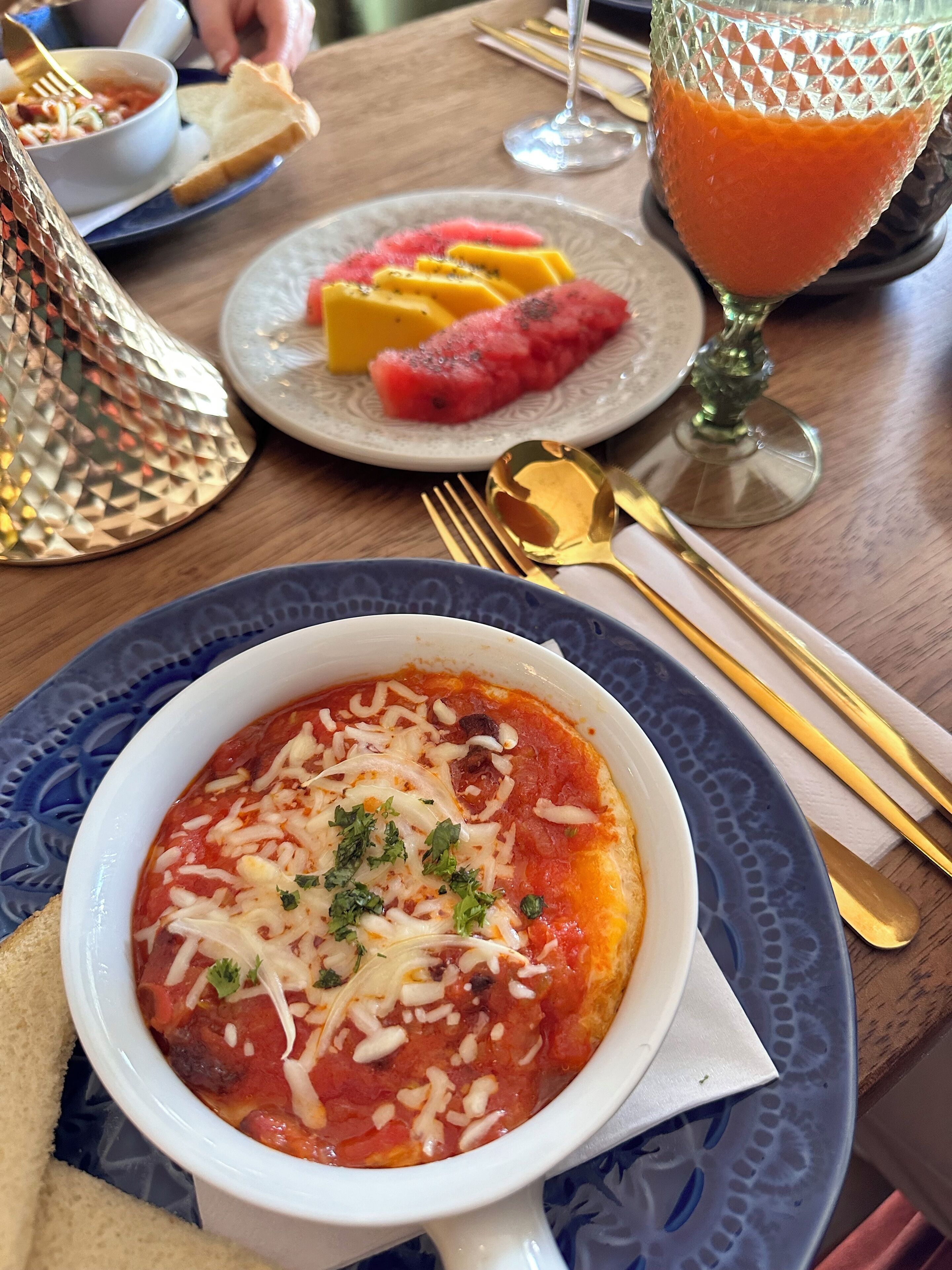朝食