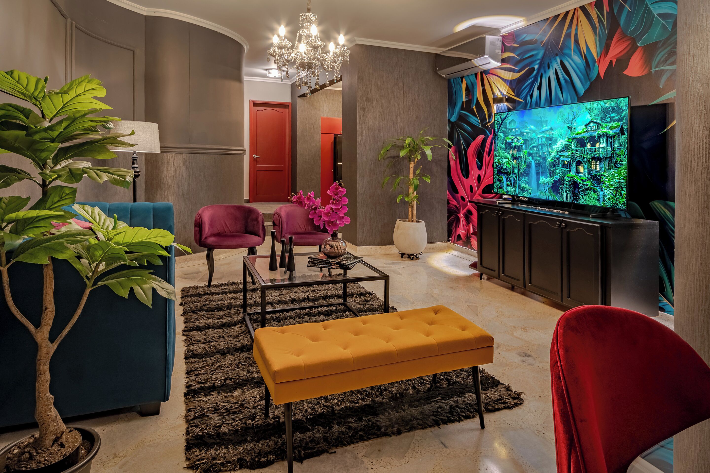 Apartemen Comfort, 3 kamar tidur, hot tub, pemandangan kota | Area keluarga | Smart TV 50-inci dengan saluran TV digital dan Netflix