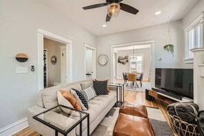 TV, peis og kontorer