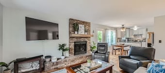 Pet + Family Friendly | Office | 30 Day | Longmont