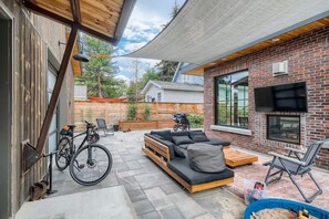 Terrace/patio - Berkeley Hidden Gem 1BR, Full Kitchen w Patio (Denver)