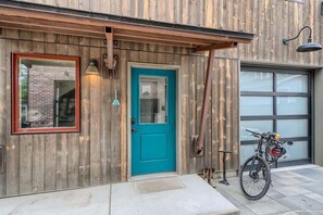 Exterior detail - Berkeley Hidden Gem 1BR, Full Kitchen w Patio (Denver)