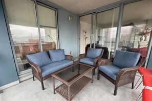 Room - LXY Condo (Vancouver)