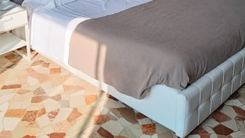 Schreibtisch, Bügeleisen/Bügelbrett, kostenloses WLAN, Bettwäsche