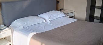 Spacious two-bedroom apartment. 750 meters from Linate Airport.