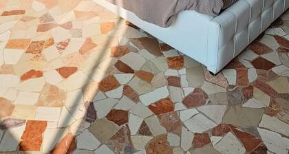 Spacious two-bedroom apartment. 750 meters from Linate Airport.