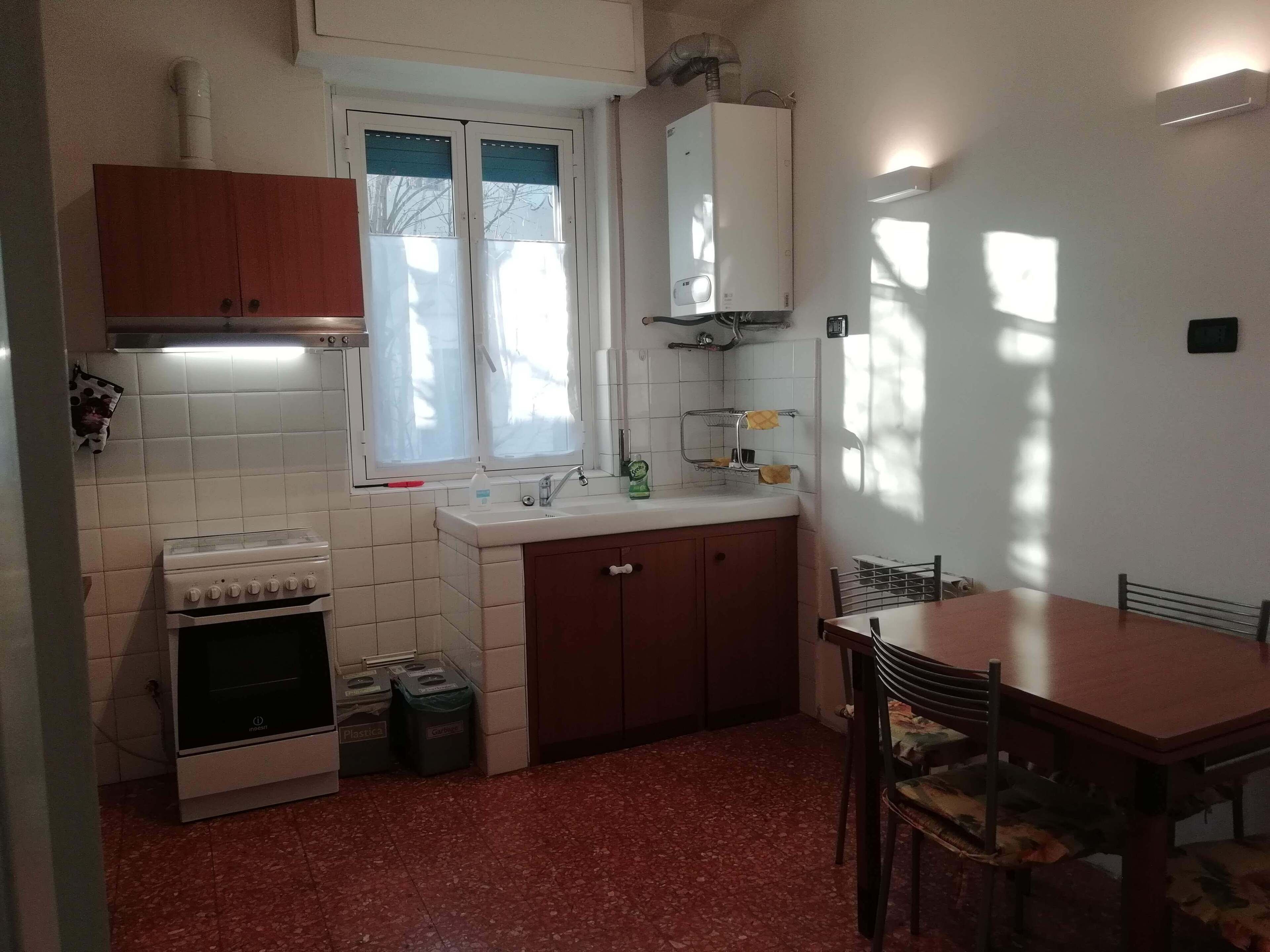 Fridge, oven, coffee/tea maker, cookware/dishes/utensils