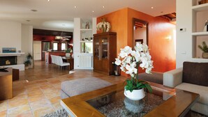 TV - New! Villa Llosas de Dalt (Ibiza)