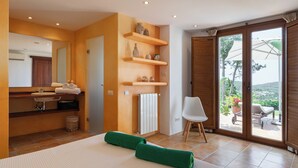 5 bedrooms, iron/ironing board, WiFi (free), bed sheets - New! Villa Llosas de Dalt (Ibiza)