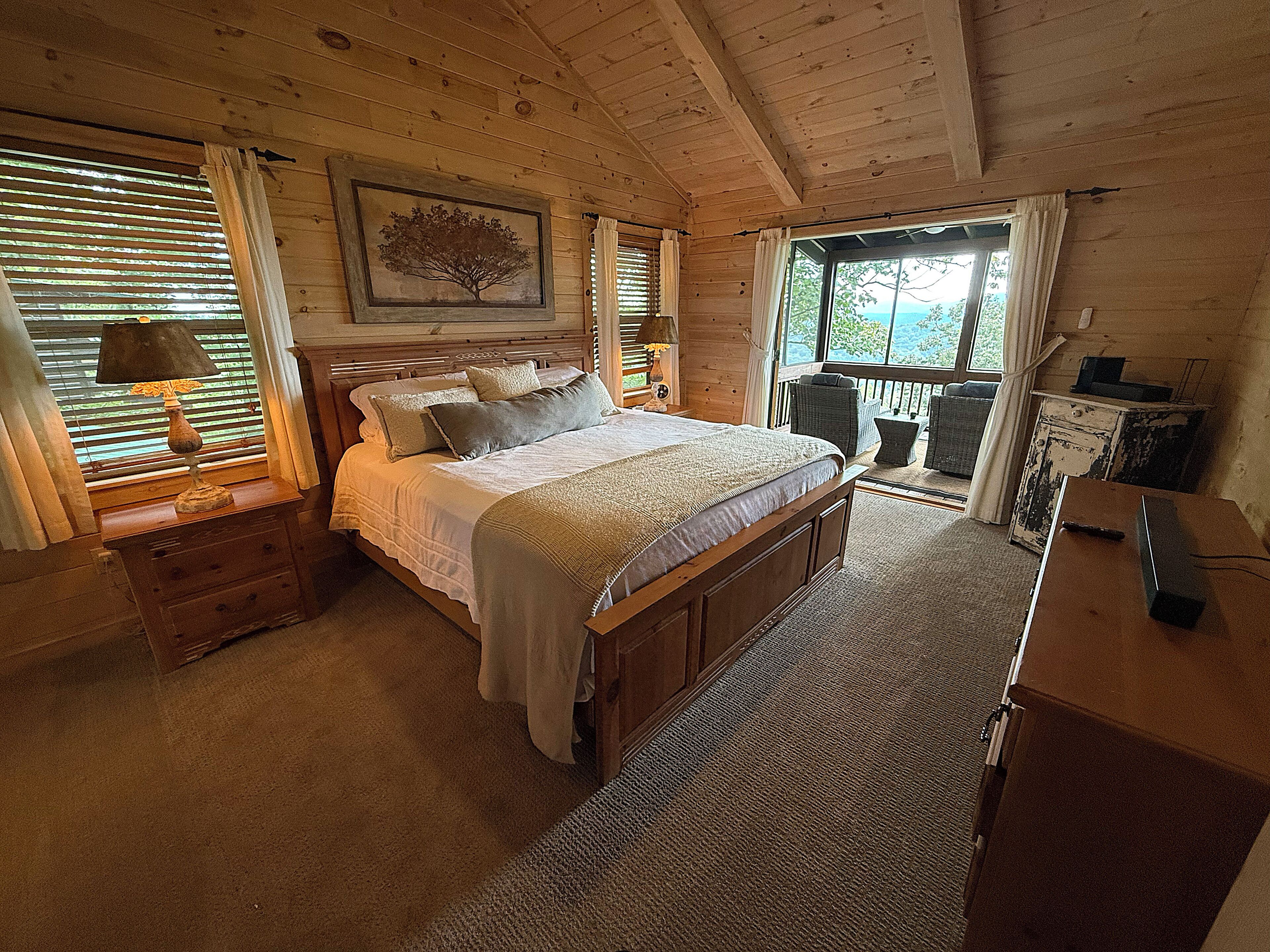 4 عدّة غرف نوم ومكواة/لوح كي وسرير سفر وواي فاي