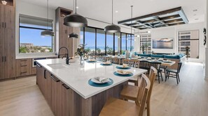 Dining - Gulf Views, Waterslide, Movie Room/Sports Ct (Siesta Key)