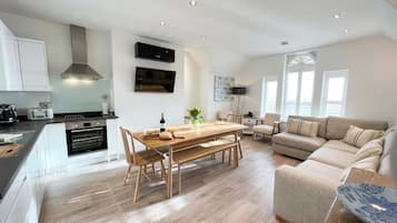 Family Apartment, Balcony, Sea View | Private kitchen | Espresso maker, electric kettle