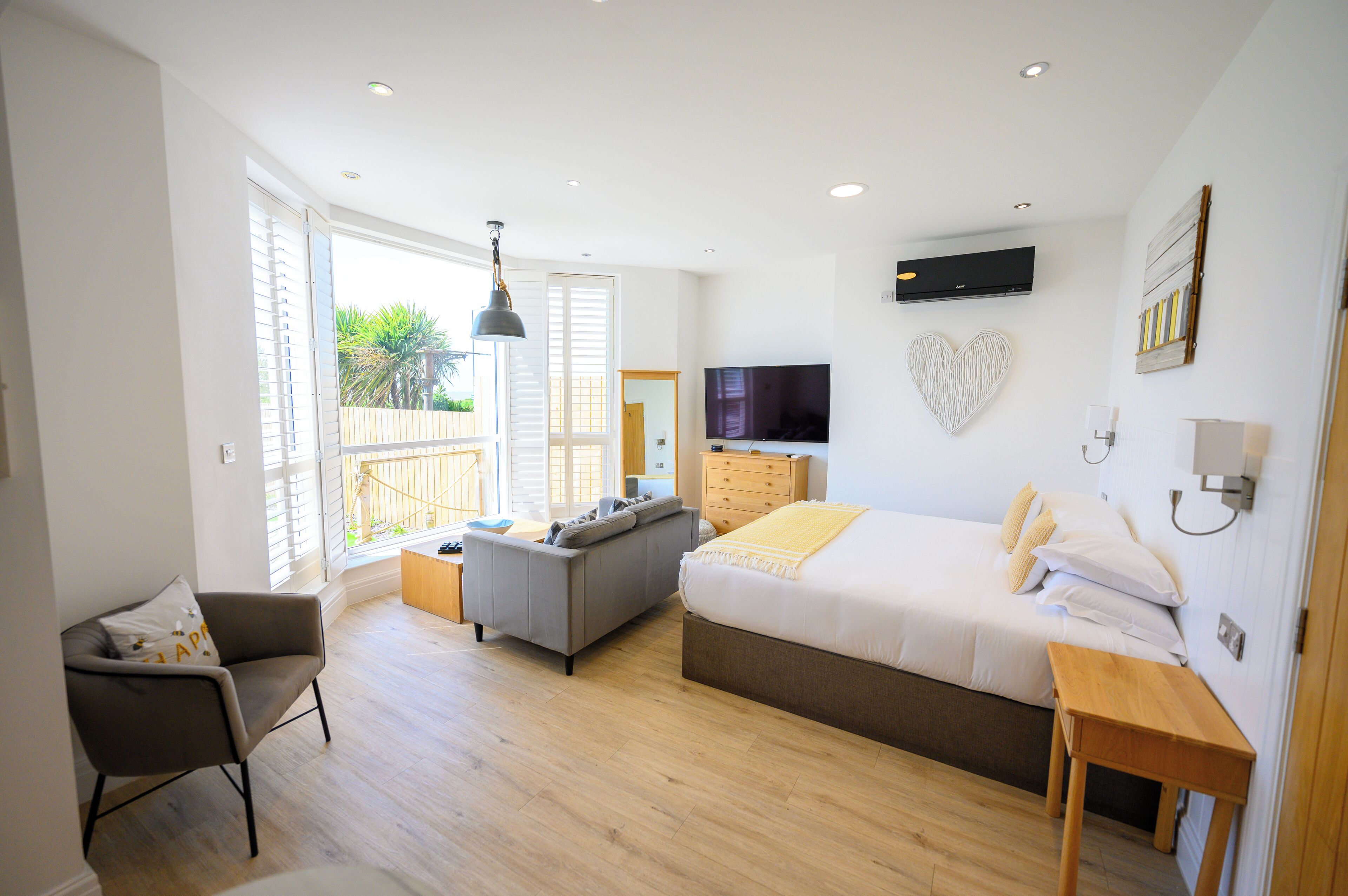 Junior Apartment, Balcony, Sea View | Egyptian cotton sheets, premium bedding, pillow-top beds