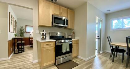 Amazing 2-bedroom house with AC in Eastlake
